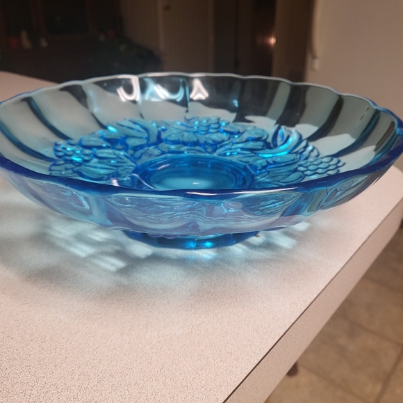 Vintage Indiana Glass Fruit Bowl - Picture 2 of 5